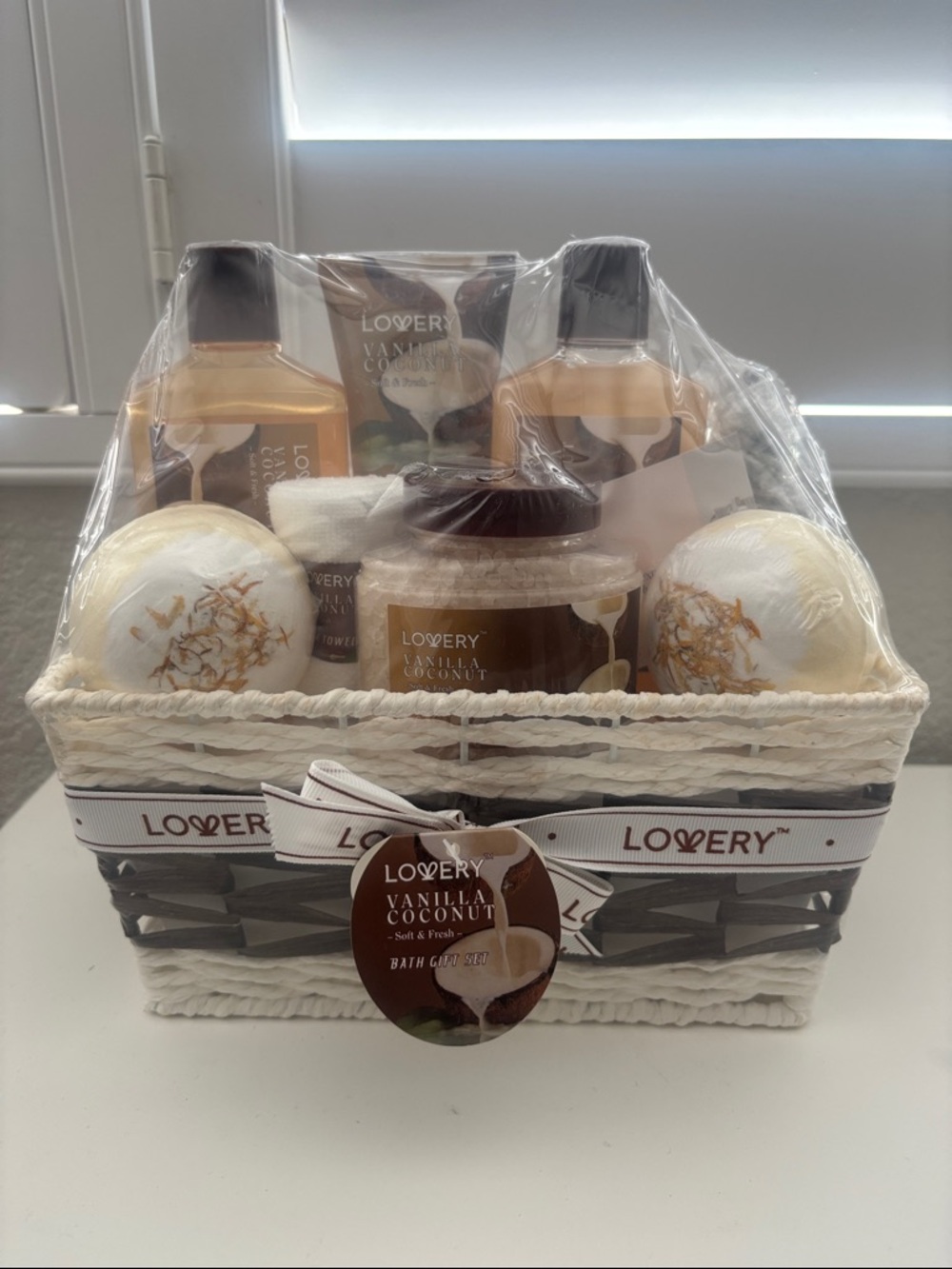 Lovery Vanilla Coconut Bath Gift Basket